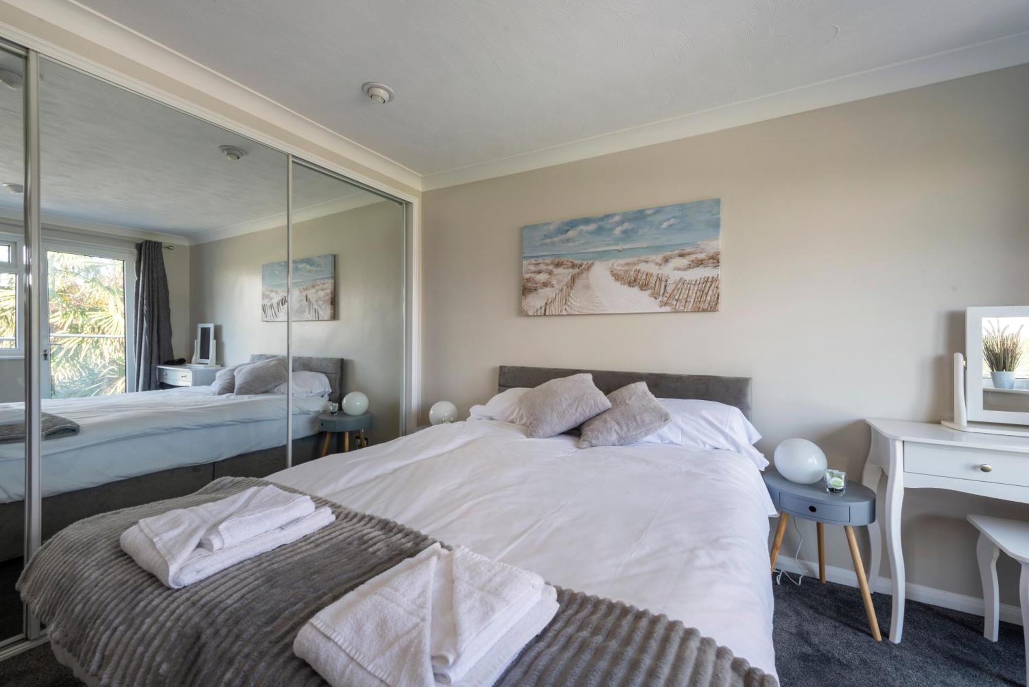 5 Bedroom Detached Beach House Poole Εξωτερικό φωτογραφία
