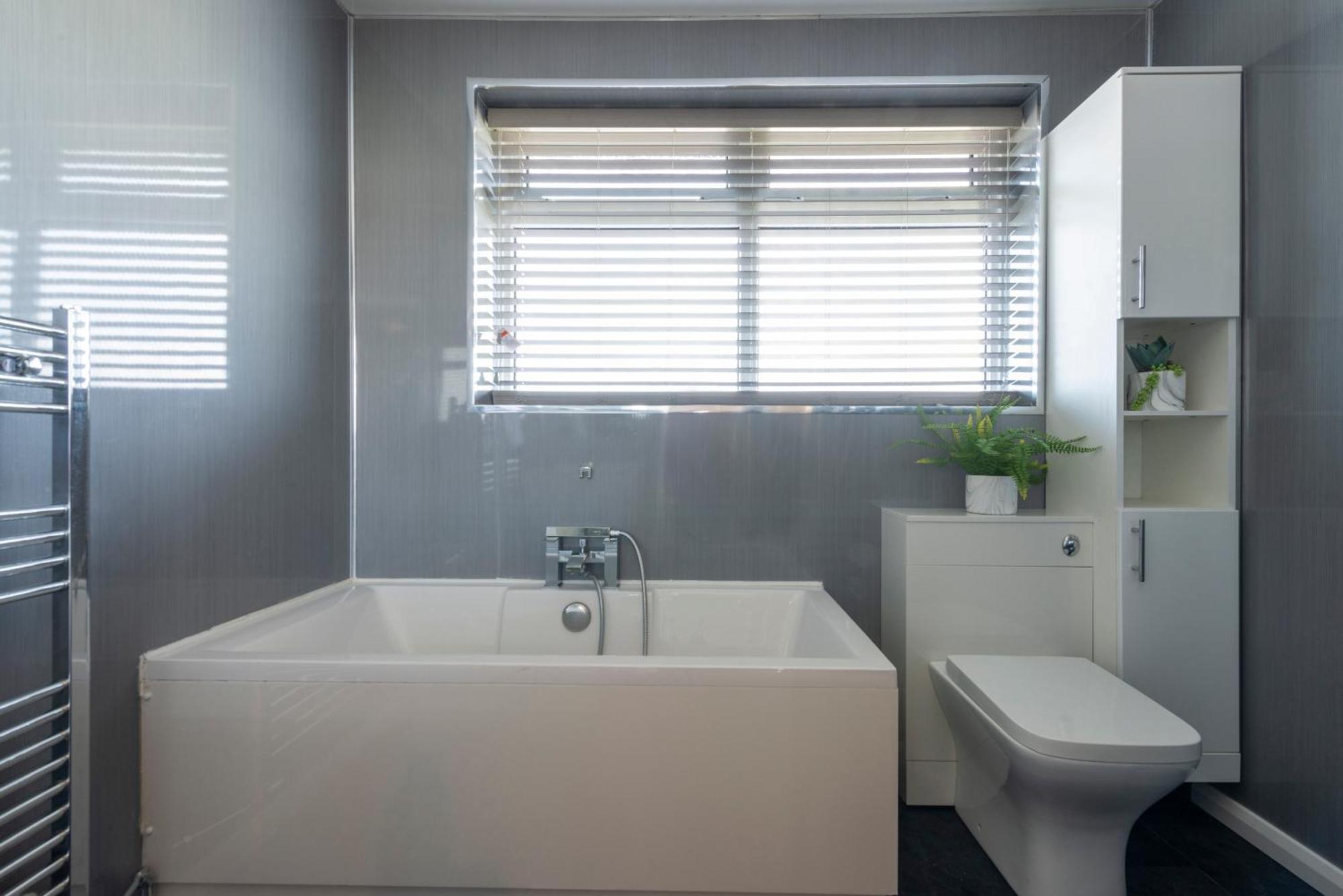 5 Bedroom Detached Beach House Poole Εξωτερικό φωτογραφία