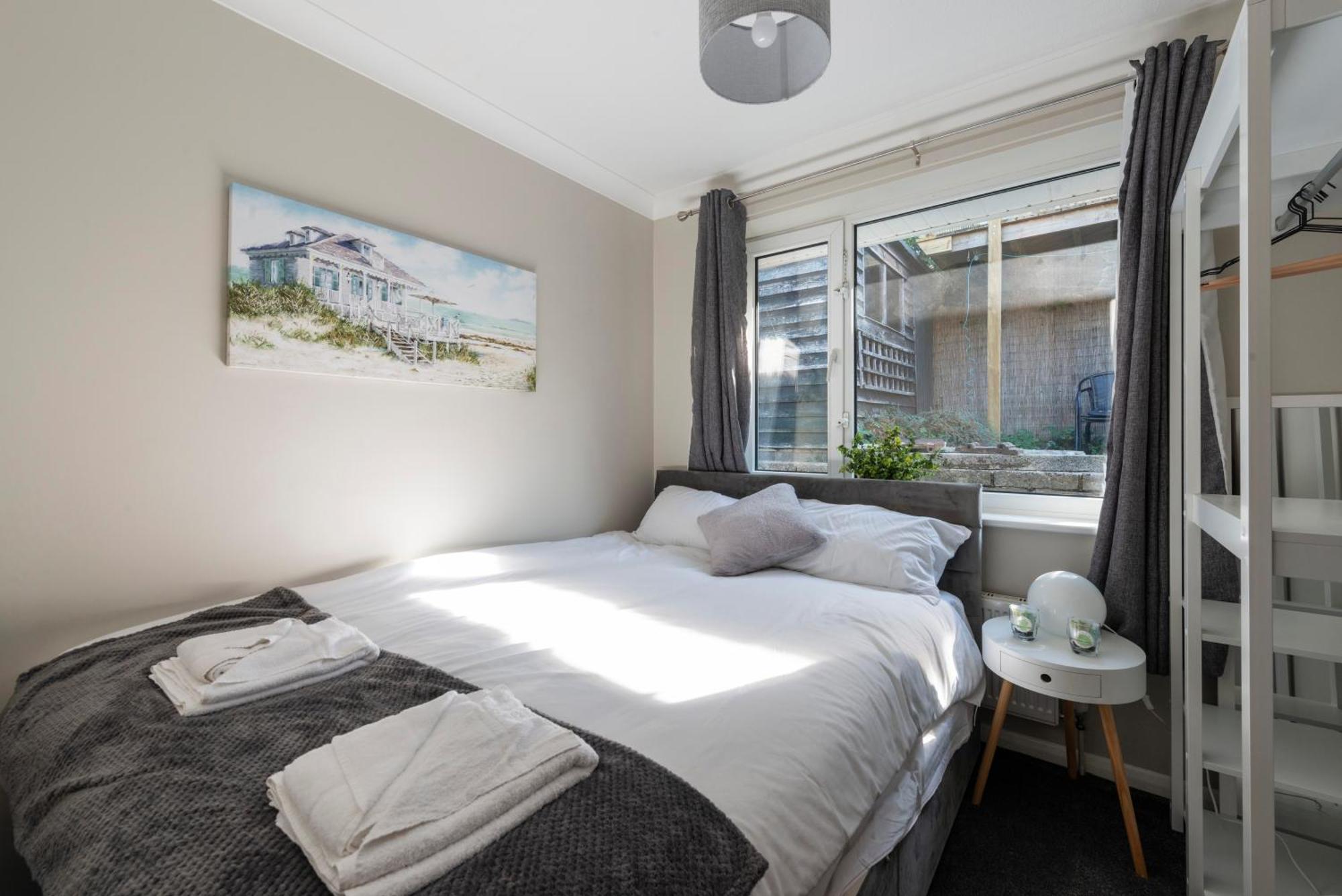 5 Bedroom Detached Beach House Poole Εξωτερικό φωτογραφία